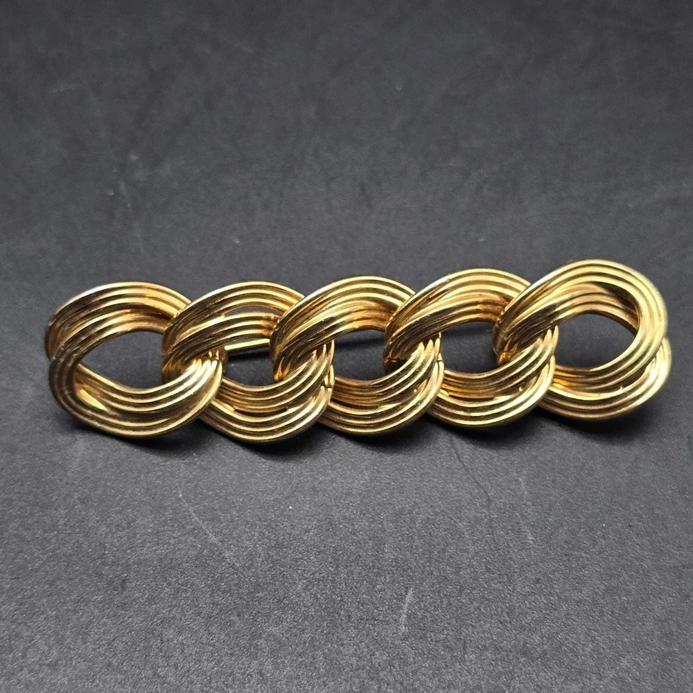 Monet Gold Tone Circle Link Brooch Vintage Costume Jewelry